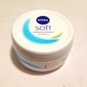Nivea Soft Light Moisturizing Creme Face & Body new